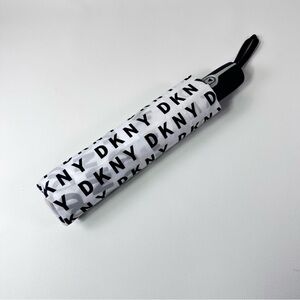 NWT/NEW DKNY Elegant Black and White Umbrella